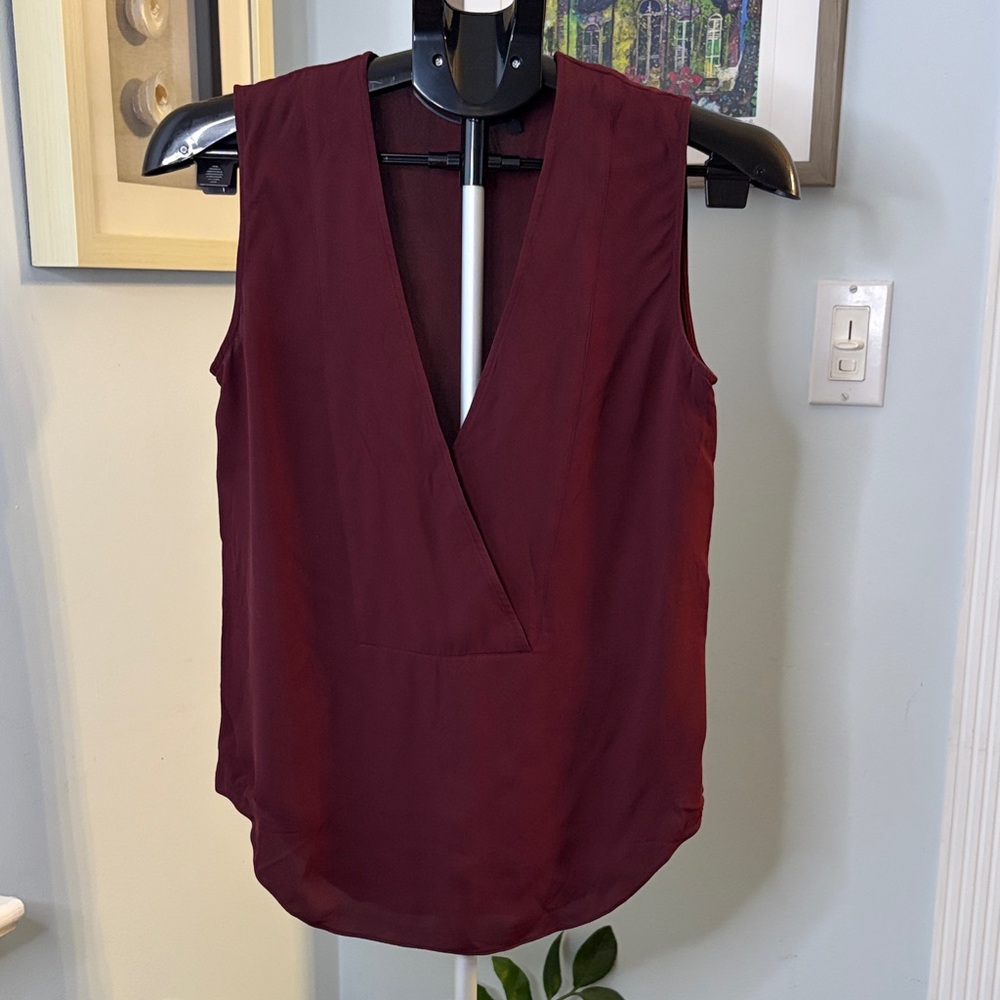 Theory Taneah Modern Georgette Blouse in Deep Burgundy size P Tank